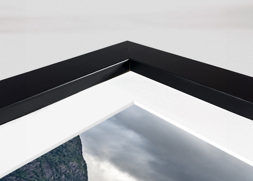 Norská silnice podél fjordu