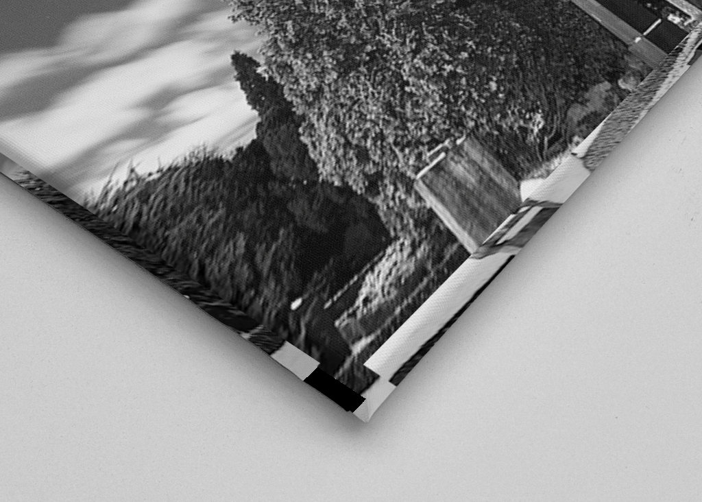 Asmundtorps Kyrka v noci