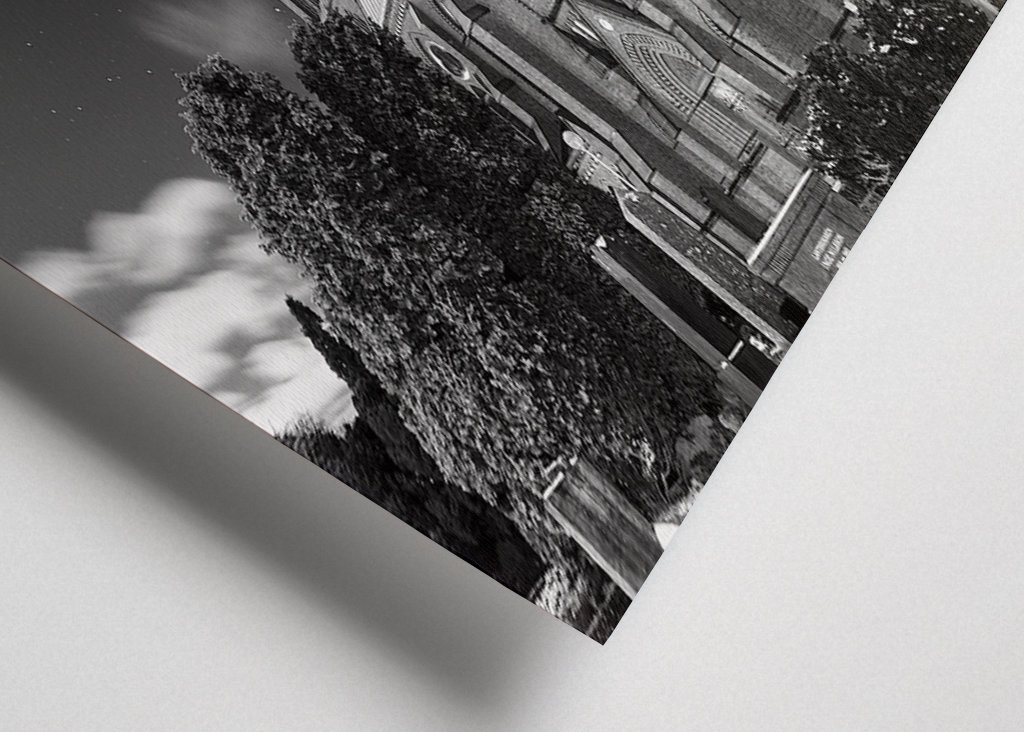 Asmundtorps Kyrka v noci