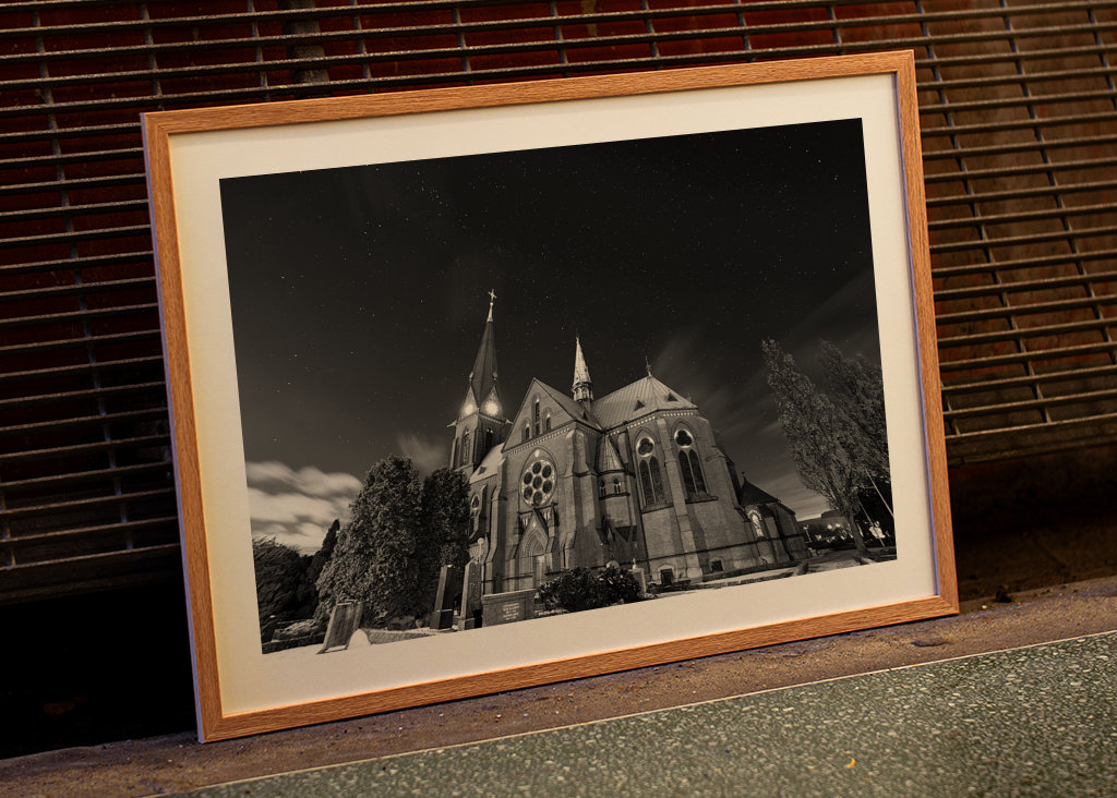 Asmundtorps Kyrka v noci