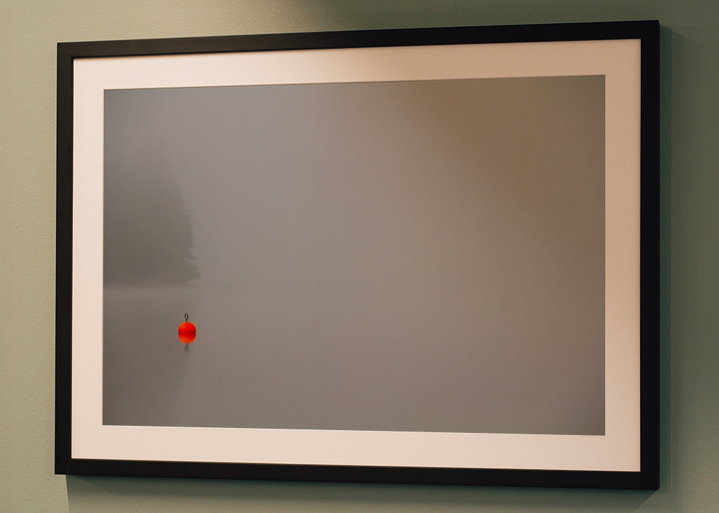 Mlhavý den u jezera