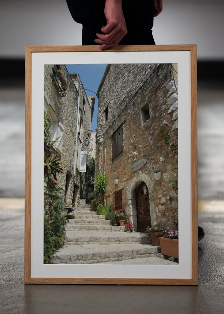 Lépcsőház a sikátorban