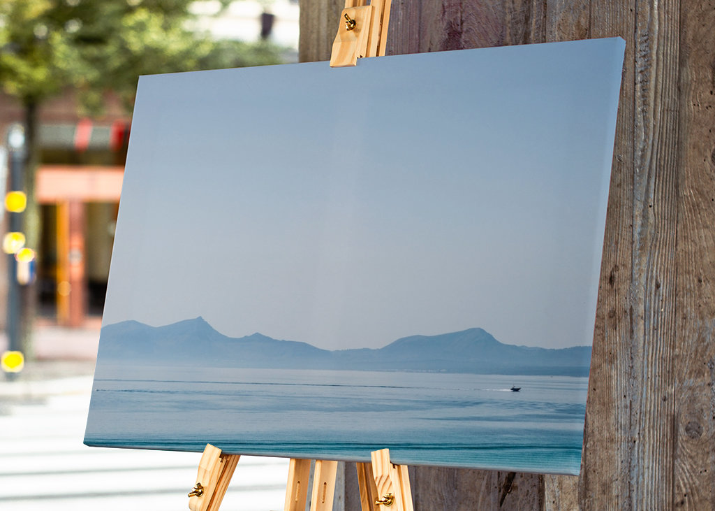 Kék-tenger és hegyek