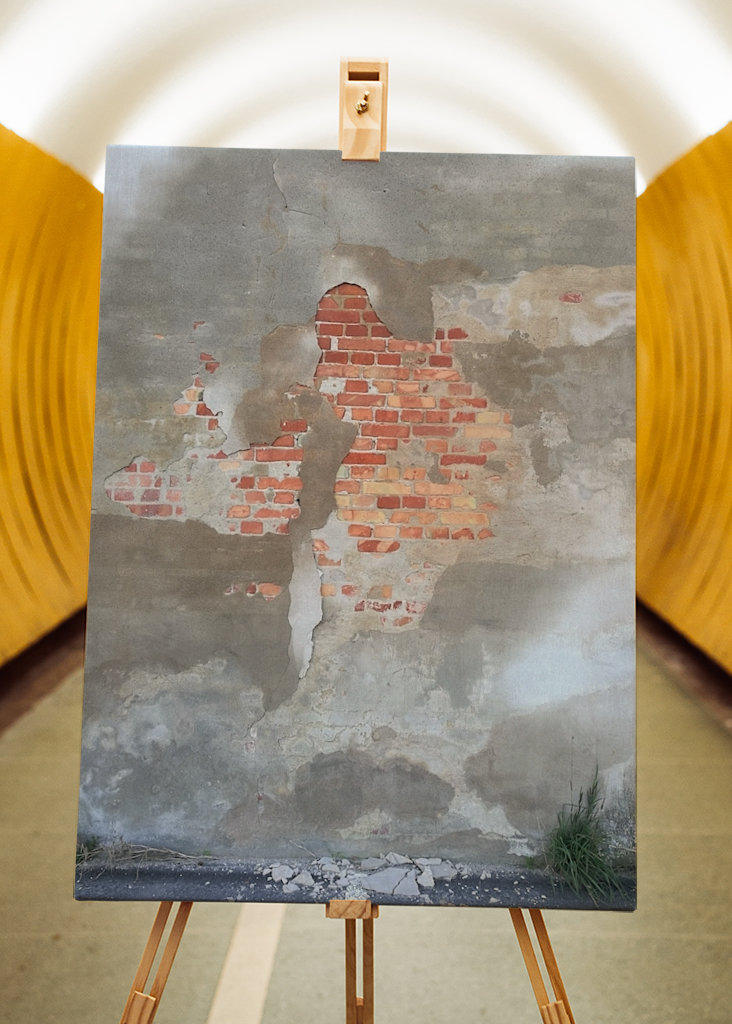 Zastrčená cihlová zeď