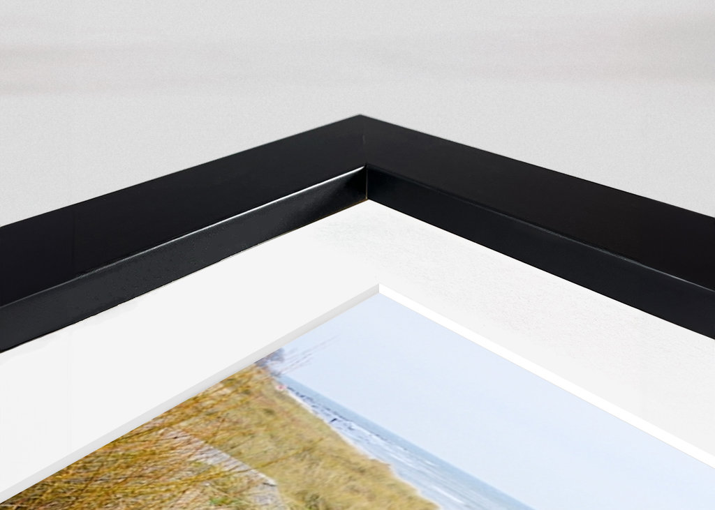 Egy szék a tenger mellett