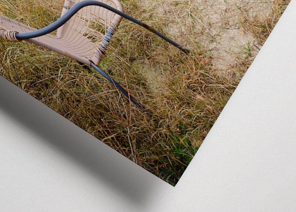 Egy szék a tenger mellett