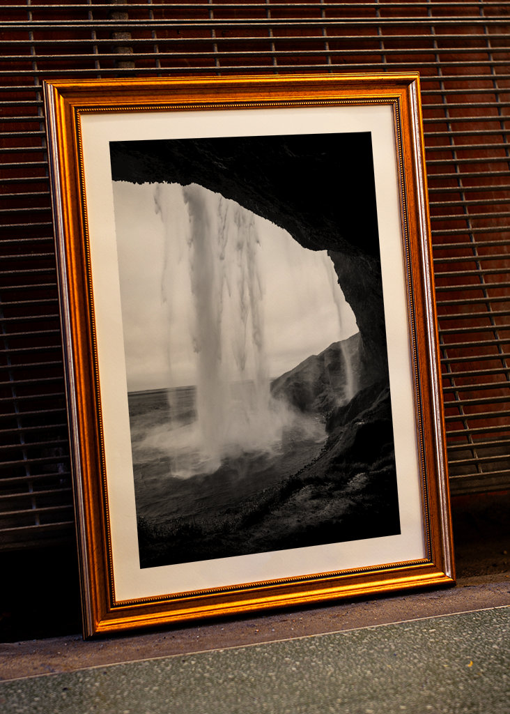 Černobílý vodopád