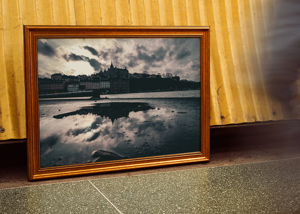 Söder Mälarstrand reflects