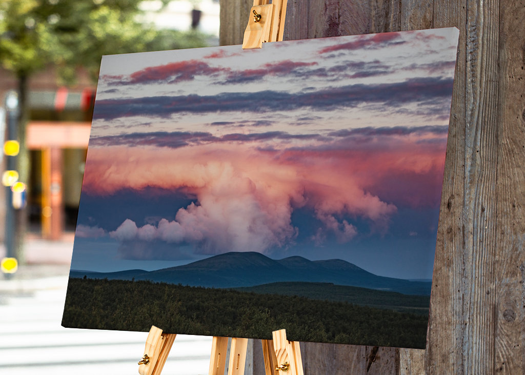Auringonlasku Lapin tuntureilla