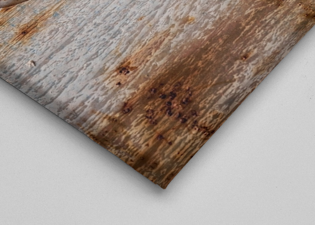 Čelist na rezavém dřevě