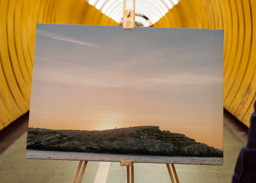 Sonnenuntergangsspaziergang am Meer