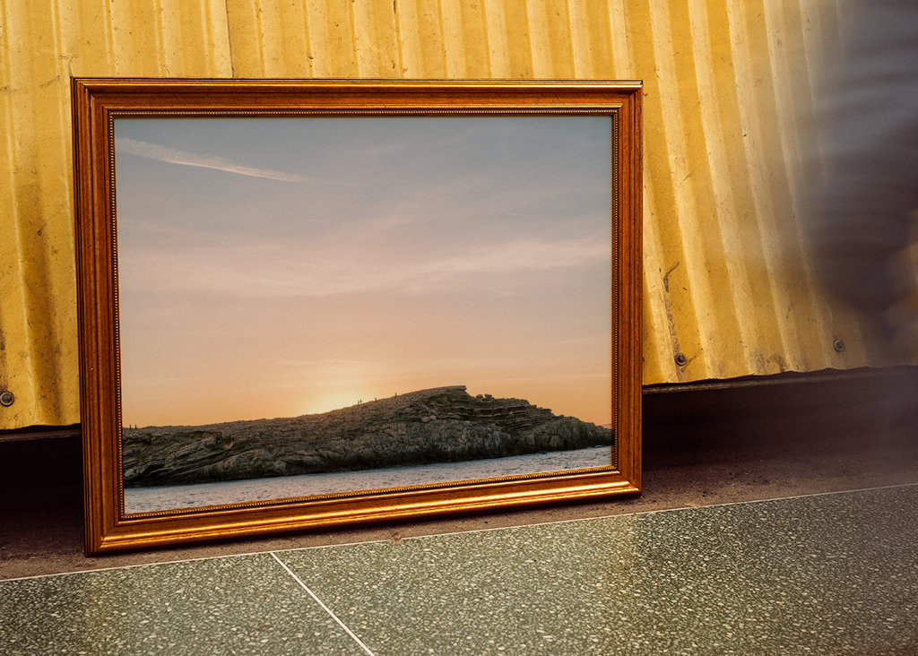 Sonnenuntergangsspaziergang am Meer