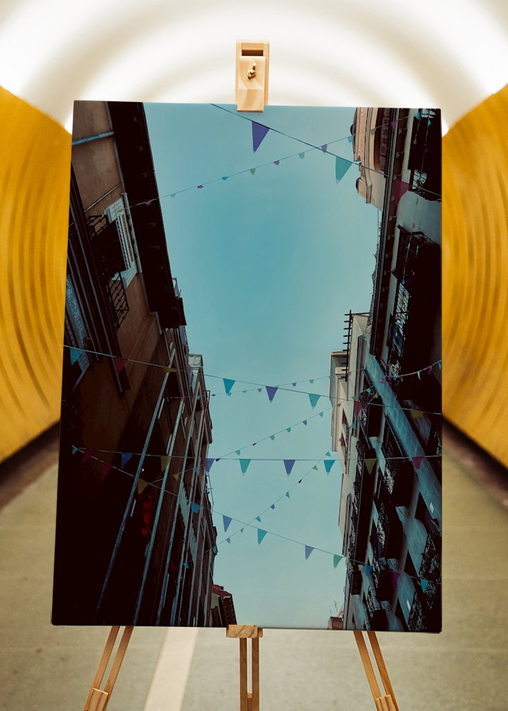 Der Himmel und die Flaggen