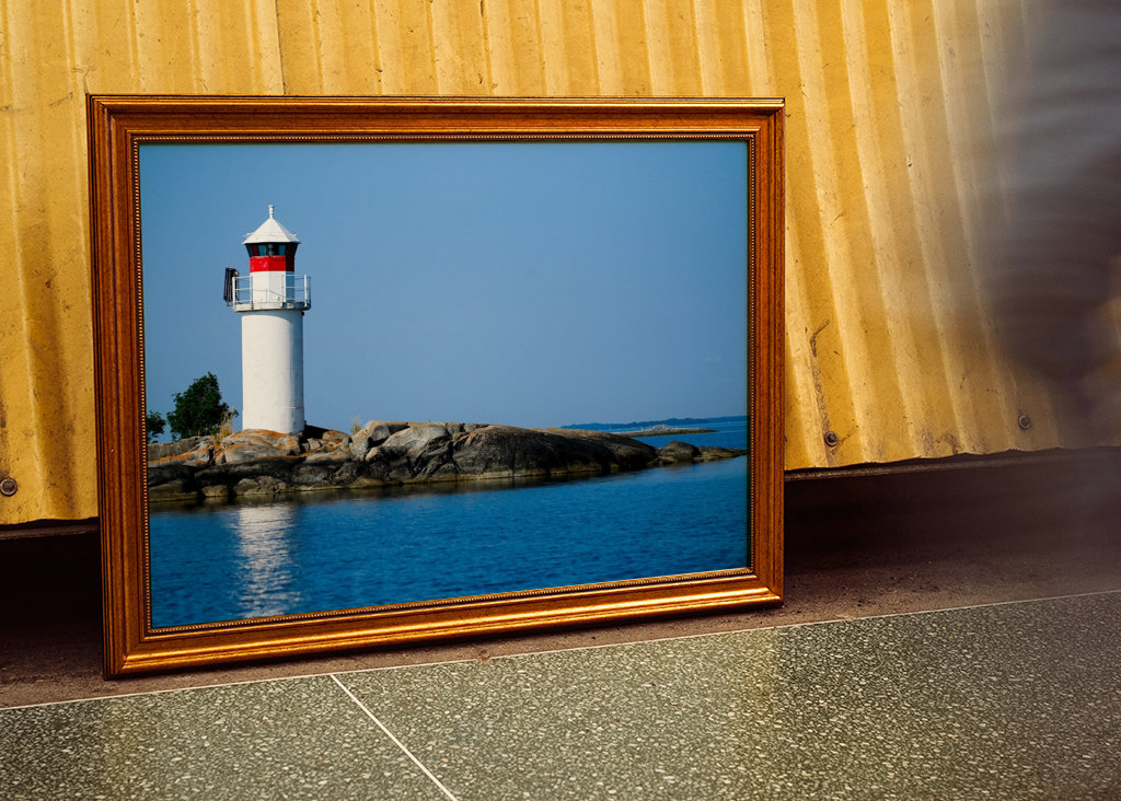 Latarnia morska na małej wyspie