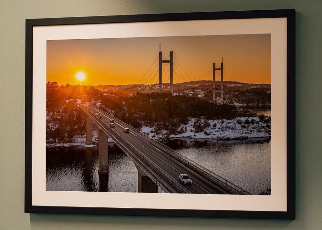 Západ slunce nad mosty Tjörn