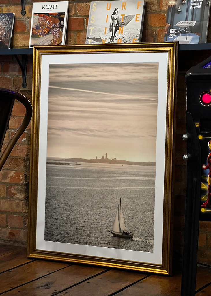 Żaglówka i latarnia morska Vinga