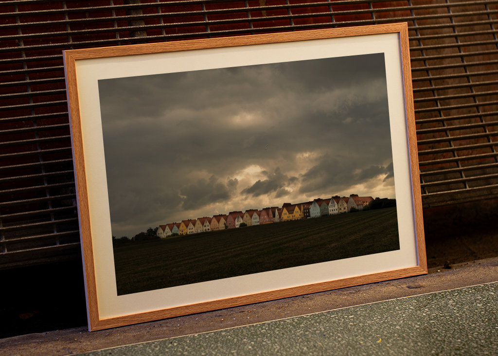 Jakriborg med mørke regnskyer