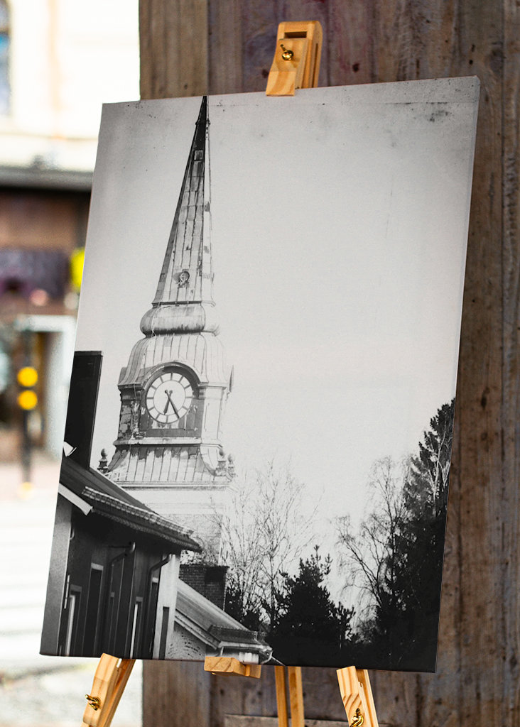 Kostel v černé a bílé.