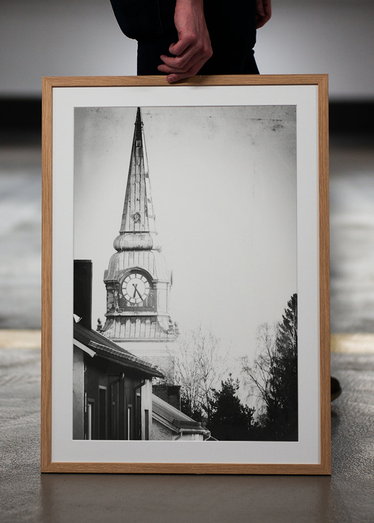 Kostel v černé a bílé.