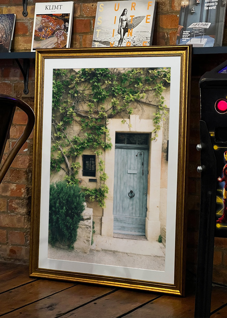 The Blue door in Provence