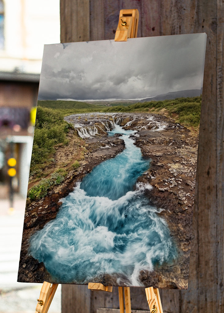 Wasserfall in Blautönen