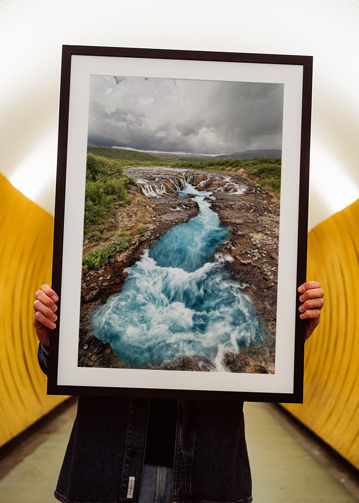 Wasserfall in Blautönen