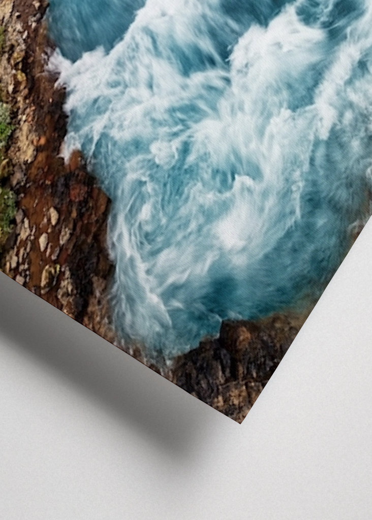 Wasserfall in Blautönen