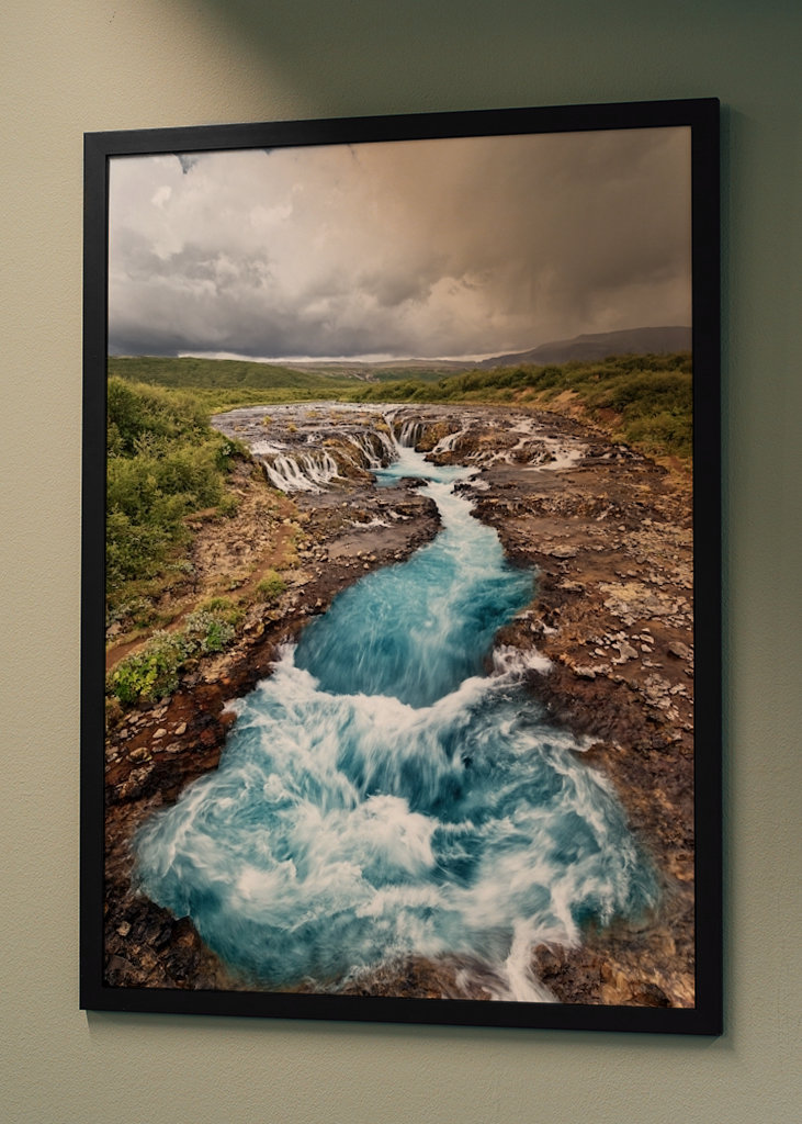 Wasserfall in Blautönen