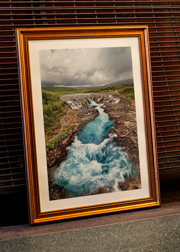 Wasserfall in Blautönen