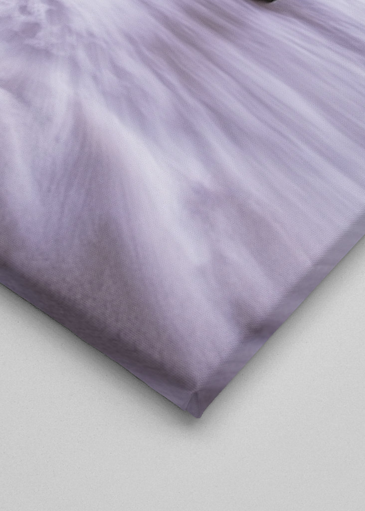 Holzstangen am Strand