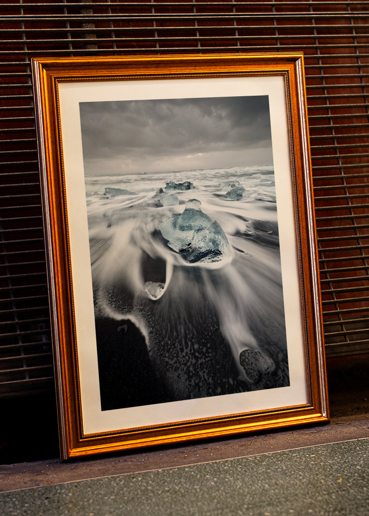 Eisblöcke in der Brandung