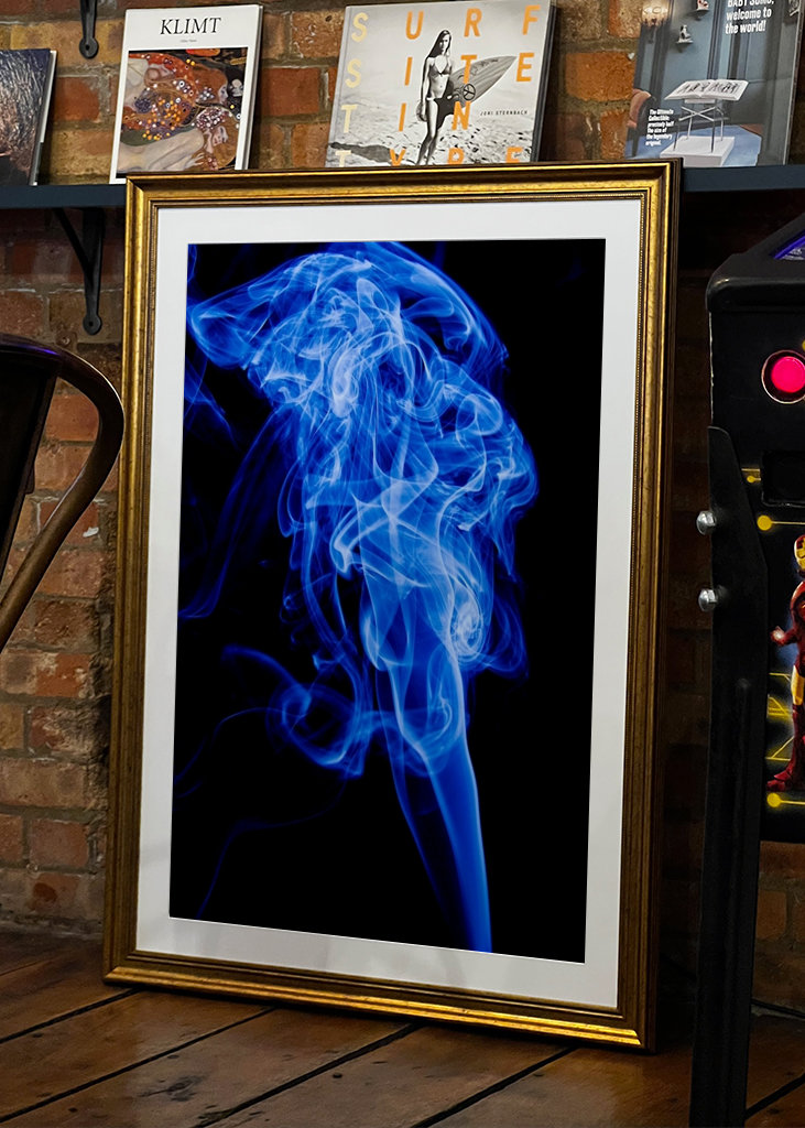 Kadzidło w niebieskim odcieniu