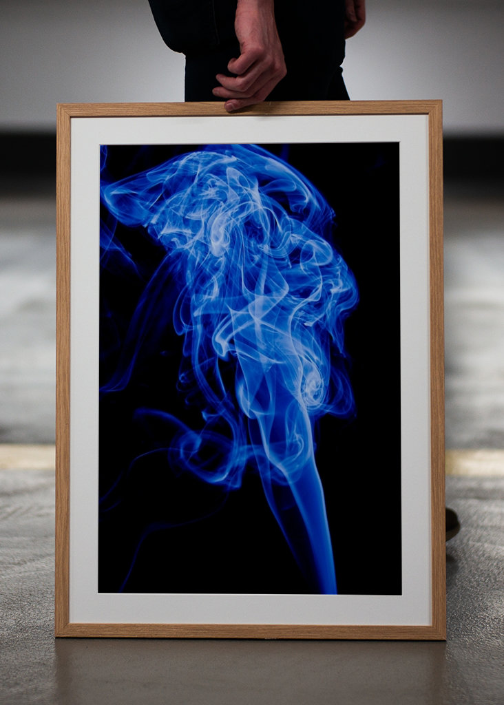 Kadzidło w niebieskim odcieniu