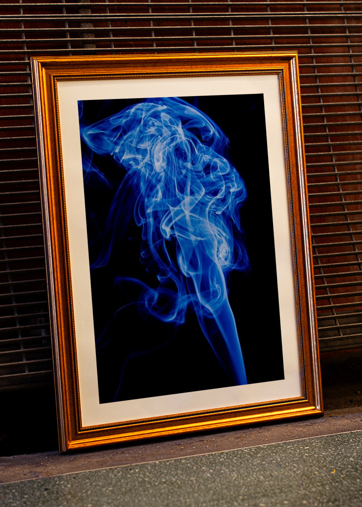 Kadzidło w niebieskim odcieniu