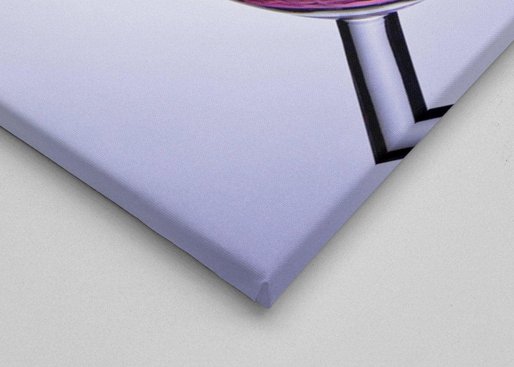 Červené víno ve sklenicích