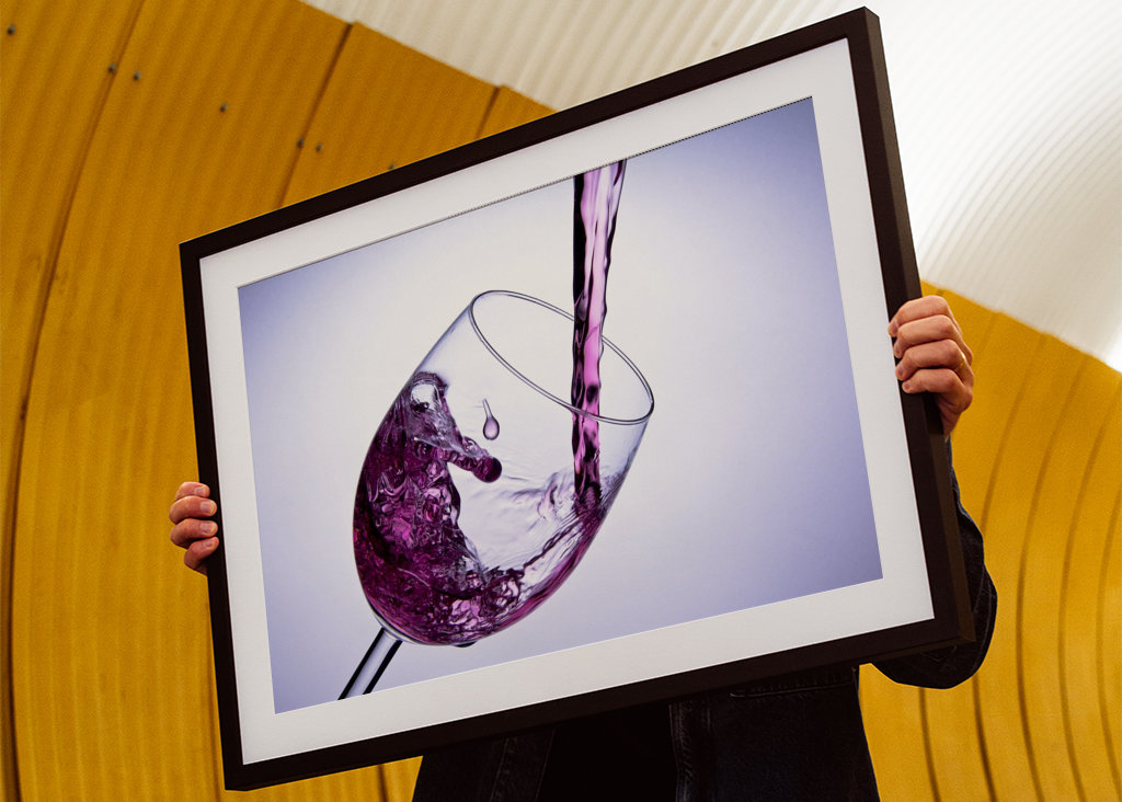 Červené víno ve sklenicích