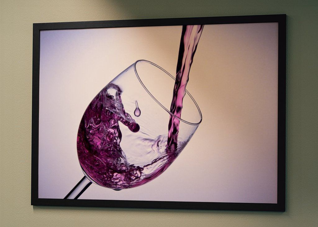 Červené víno ve sklenicích