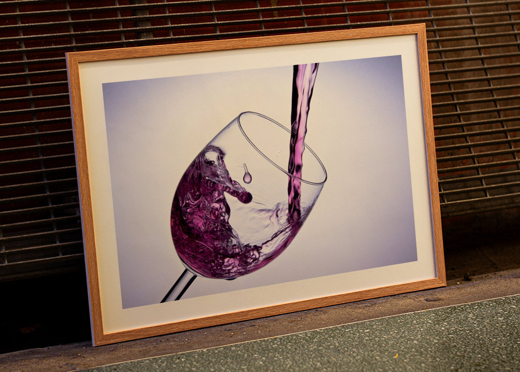 Červené víno ve sklenicích