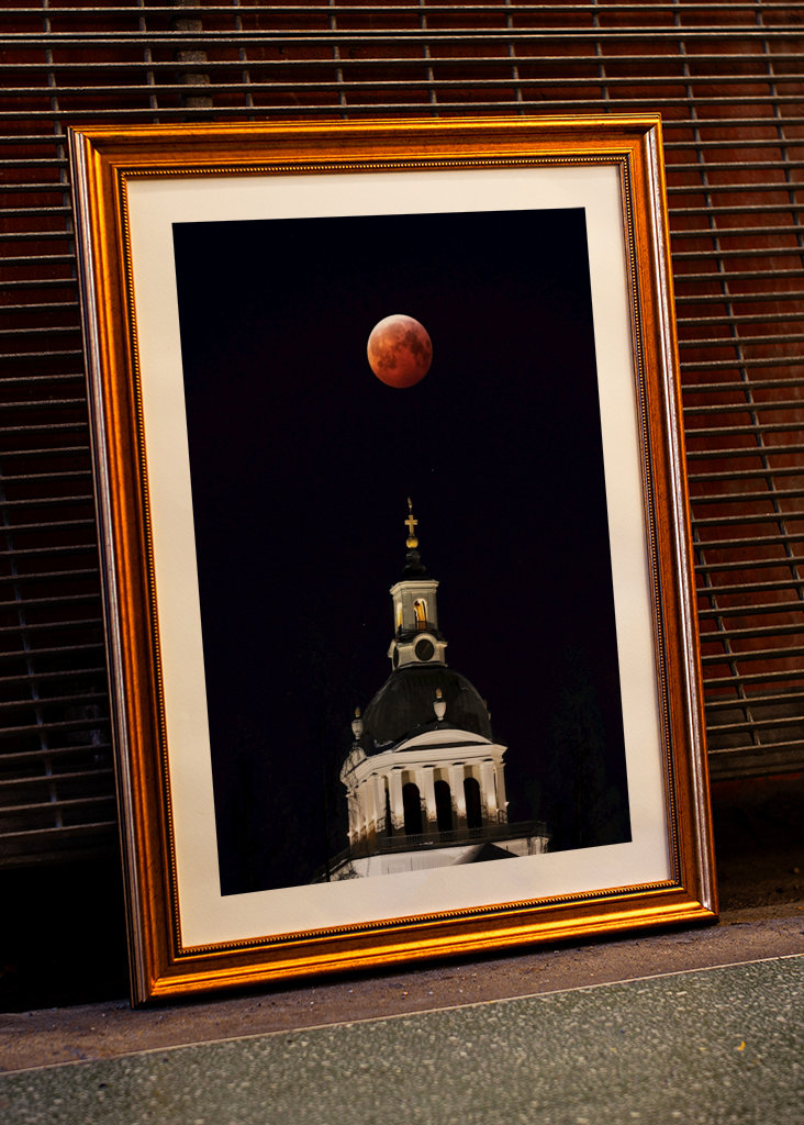Blutmond über der Landkirche