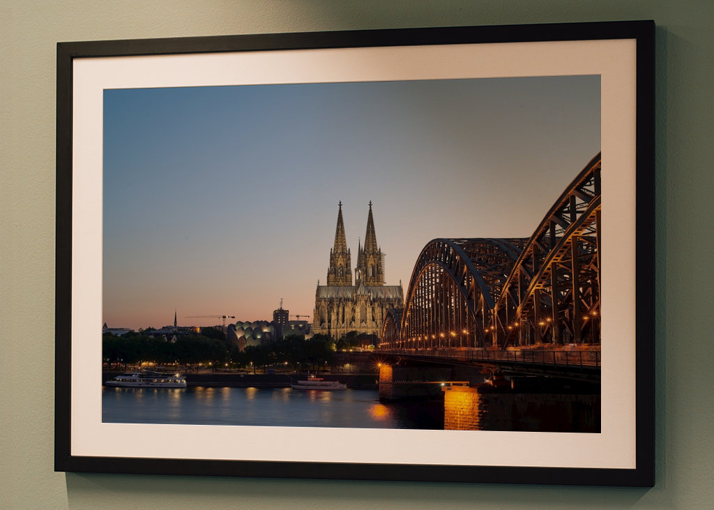 Der Kölner Dom bei Sonnenuntergang