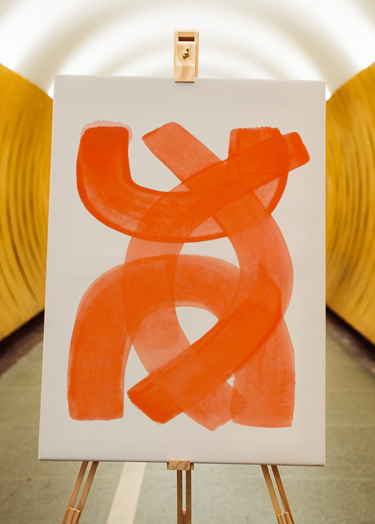 Pomarańczowe pociągnięcia pędzlem