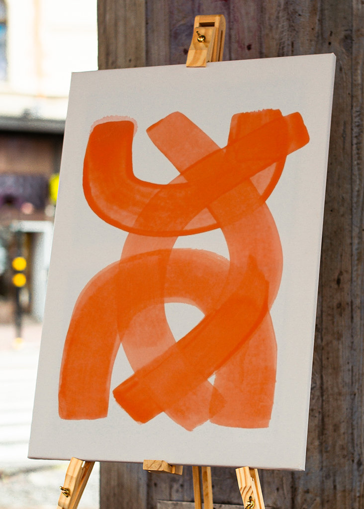 Pomarańczowe pociągnięcia pędzlem