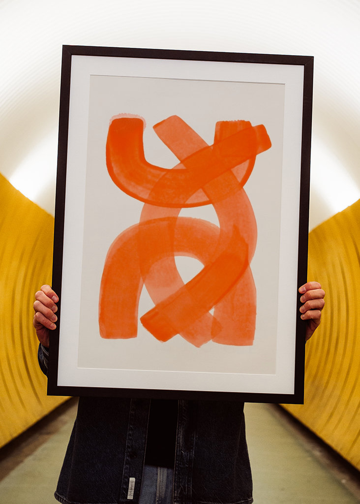 Pomarańczowe pociągnięcia pędzlem