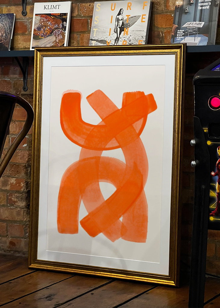 Pomarańczowe pociągnięcia pędzlem