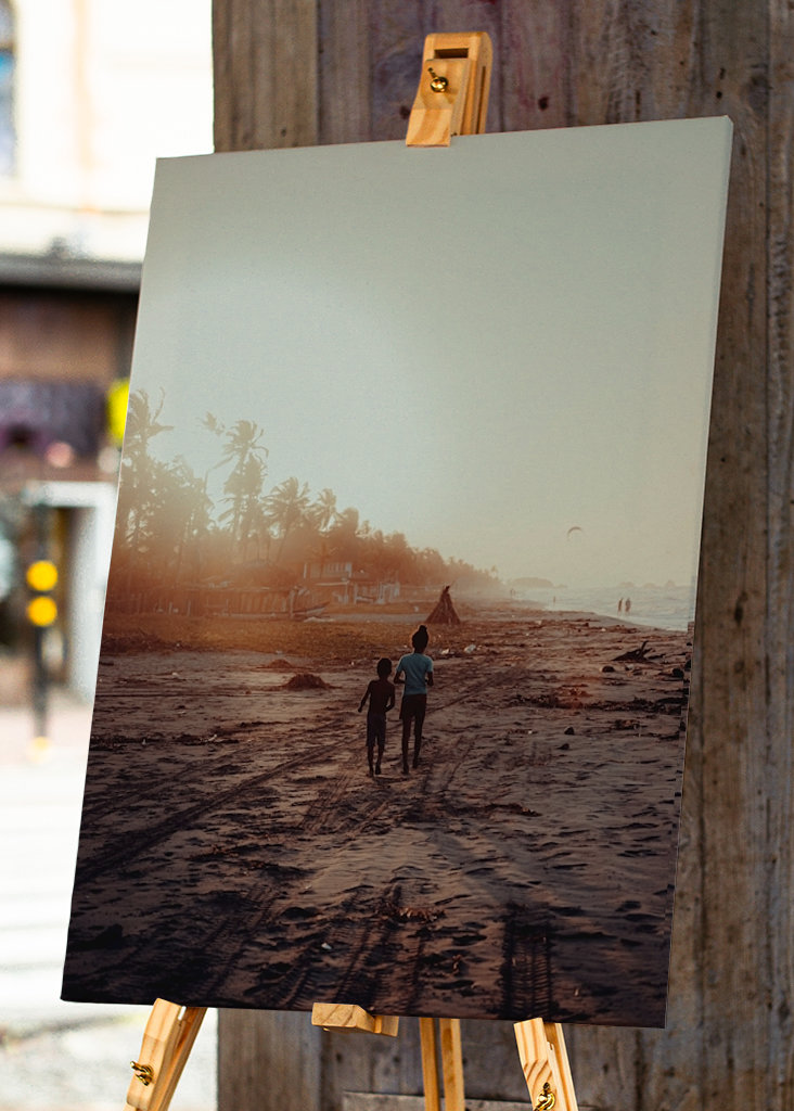 Sole di mezzanotte sulla spiaggia