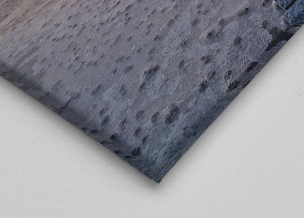 Brygga, dimma och soluppgång.