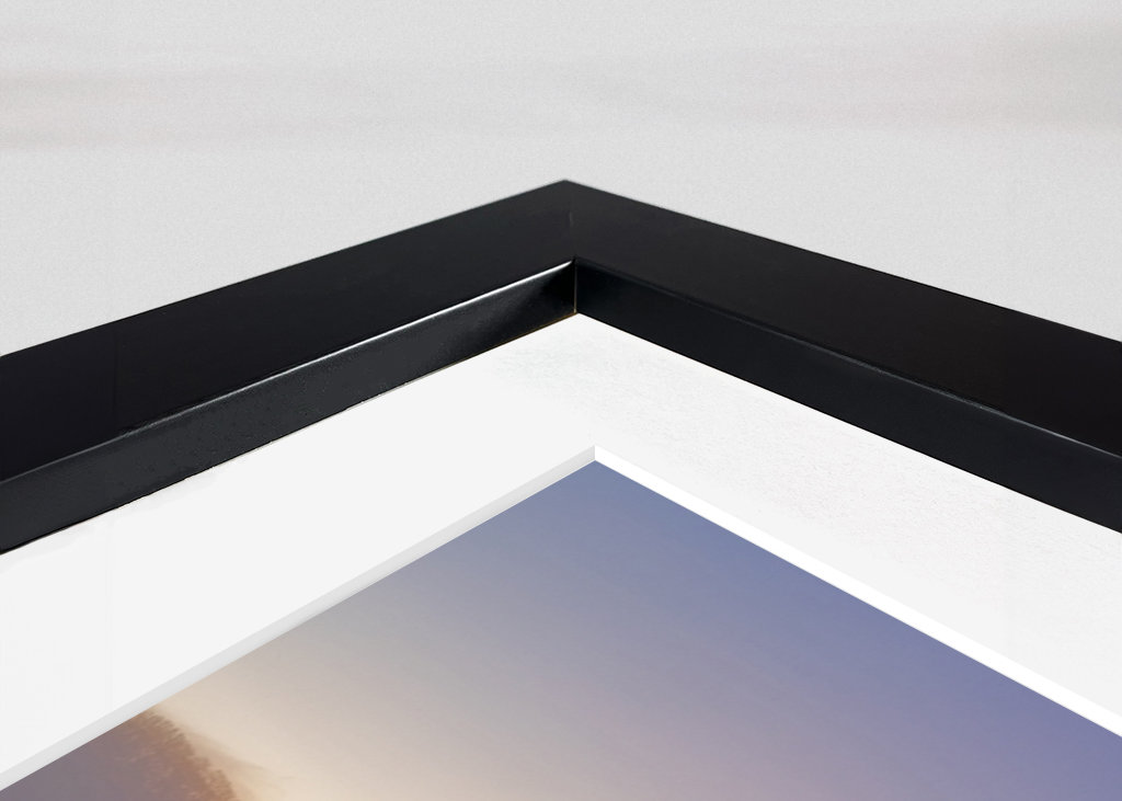 Brygga, dimma och soluppgång.