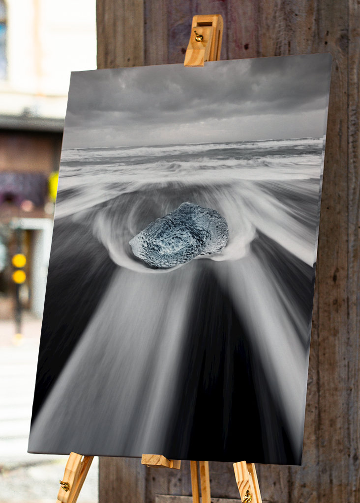 Eisblock in der Brandung