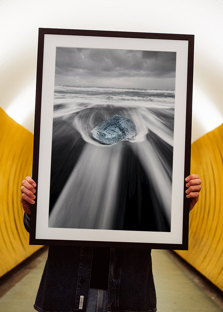 Eisblock in der Brandung