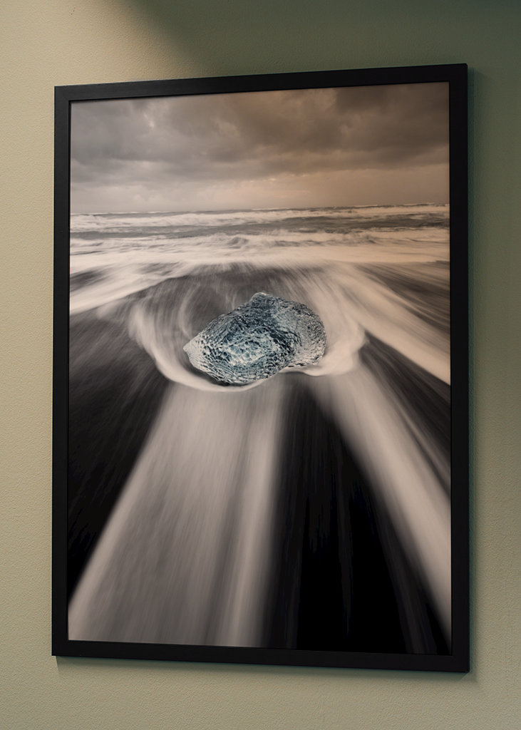 Eisblock in der Brandung